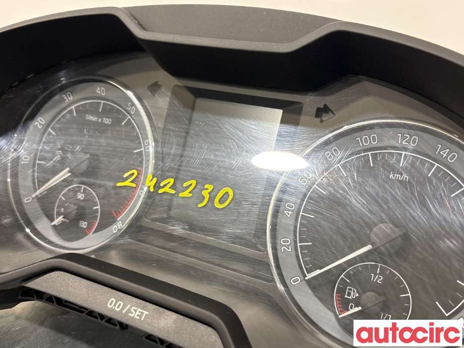 Instrumentpanel til Škoda Octavia 2013-2016 (Type III, Fase 1) (SKODA|5E0920750|A2C87388900|5E0920710)