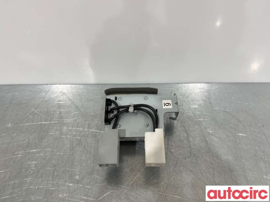 Antenne forsterker til Mazda MX-30 2020-->>  (MAZDA|DN4E-66-T30)