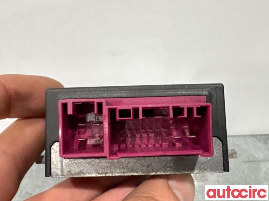 Styreenhet drivstoffpumpe til BMW X5 2007-2013 (E70) (E70) (BMW|16147229173|558921-10)