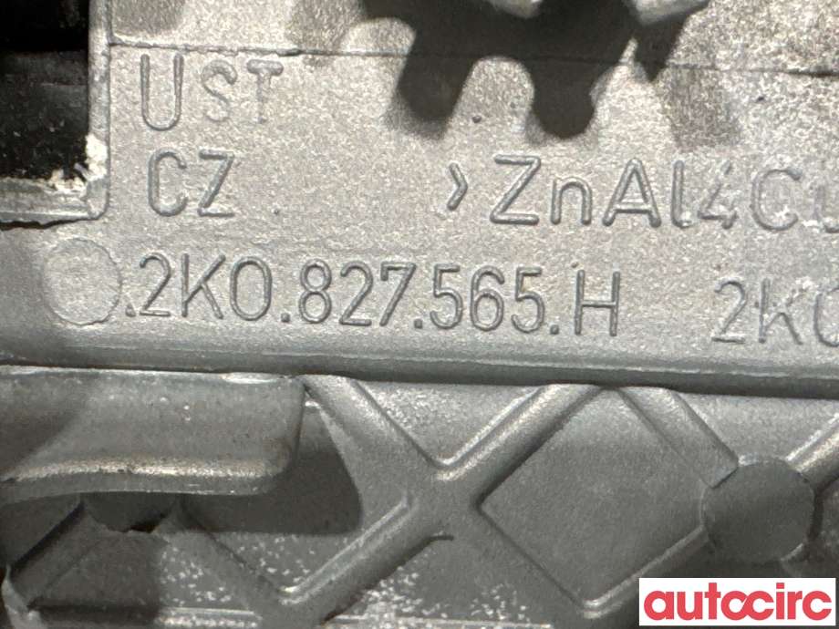 Bakluke/bakdør håndtak til VW Caddy 2004-2010 (Type III, Fase 1)  (VOLKSWAGEN|2K0827565J||2K0827565M)