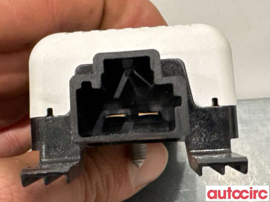 Antenne forsterker til VW Golf VII 2012-2017 (Fase 1)  (VOLKSWAGEN|5Q0035570|)