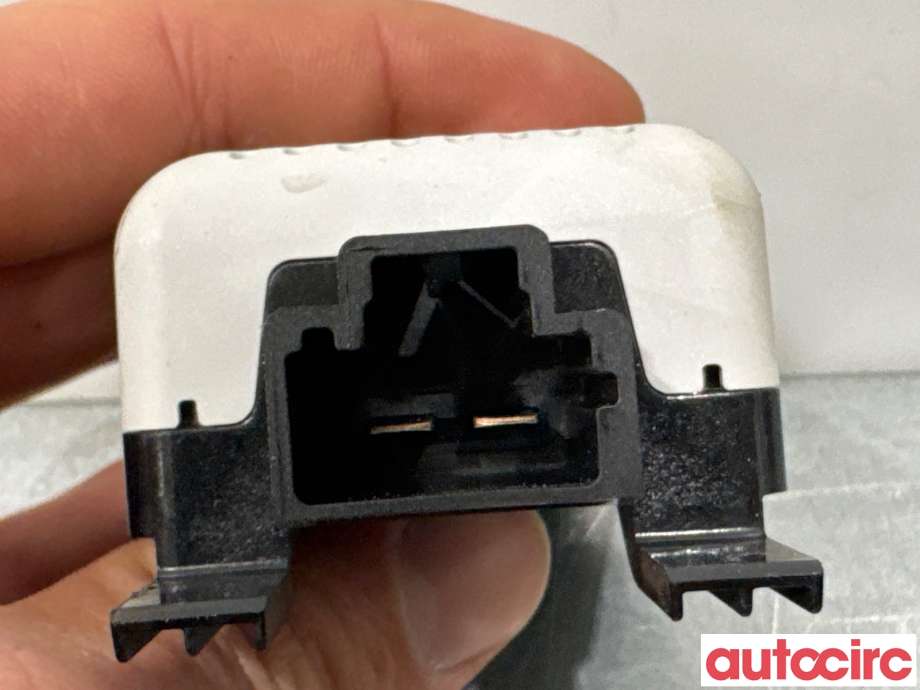 Antenne forsterker til VW Golf VII 2012-2017 (Fase 1)  (VOLKSWAGEN|5Q0035570|)