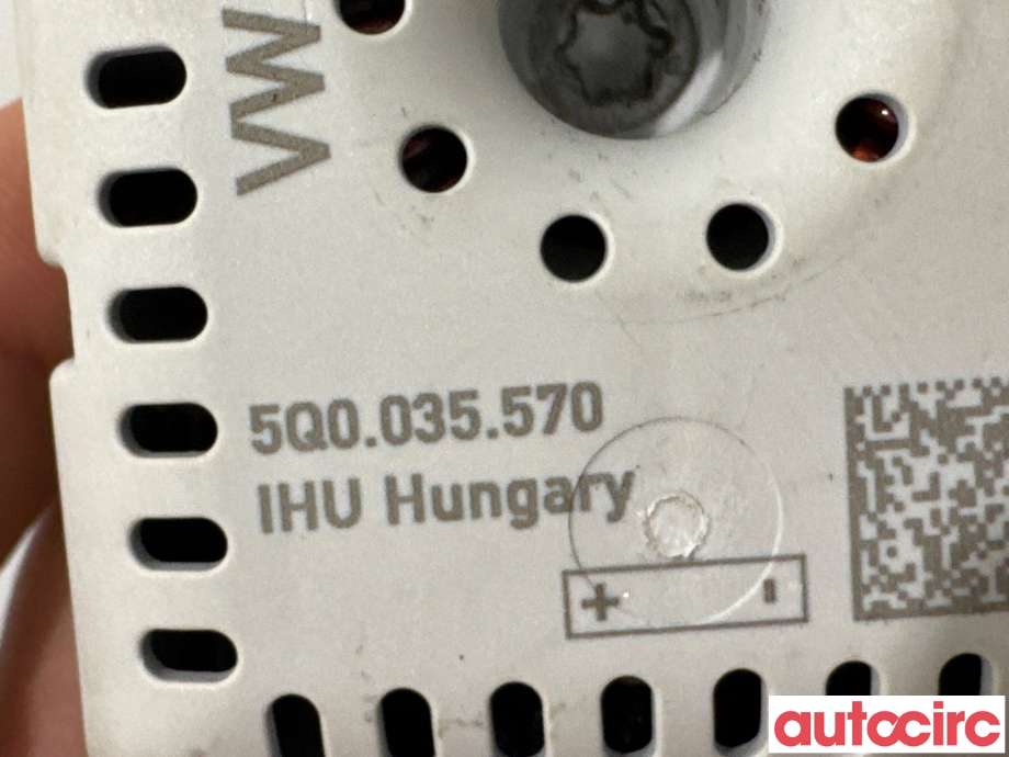 Antenne forsterker til VW Golf VII 2012-2017 (Fase 1)  (VOLKSWAGEN|5Q0035570|)