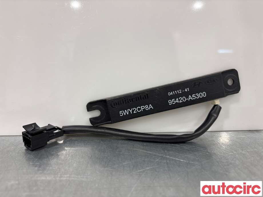 Antenne forsterker til Hyundai Santa Fe 2012-2020 (Type III) (HYUNDAI|95420A5300)