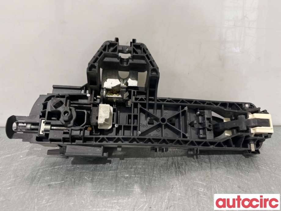 Dørhåndtak utv høyre foran til Mercedes E-Klasse 2009-2013 (Fase 1) (W212) (W212) (MERCEDES|A2047600270|A2047601634|A2047602434)