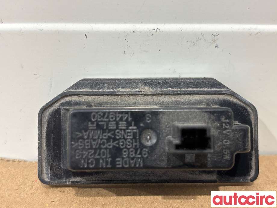 Skiltlys til Tesla Model 3 2018-2023 (Fase 1)  (TESLA|1449730-00-B)