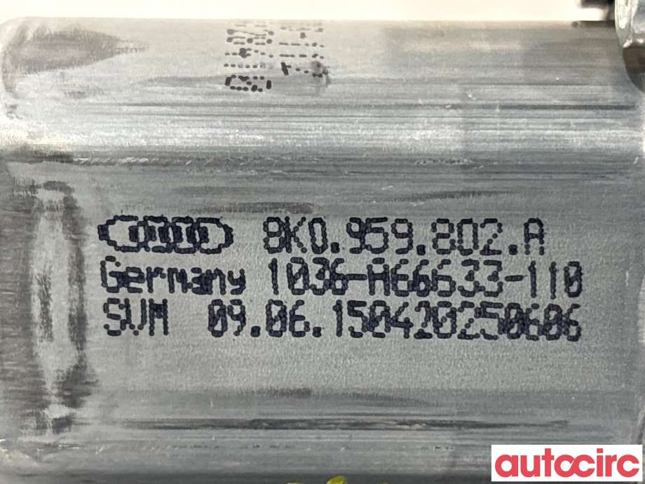 Ruteheis høyre foran til Audi A4 2007-2014 (Type IV) (B8) (B8) (AUDI|8T0959802B||8K0959802A)
