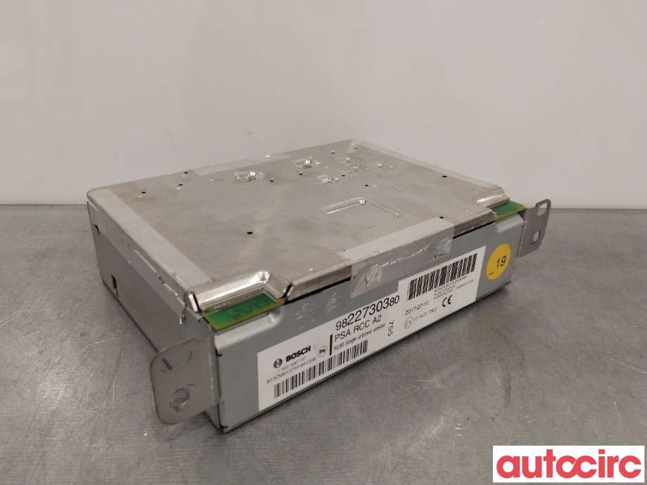 Bilstereo til Peugeot Expert 2016-->> (Type III)  (PEUGEOT|1623807480|9822730380)
