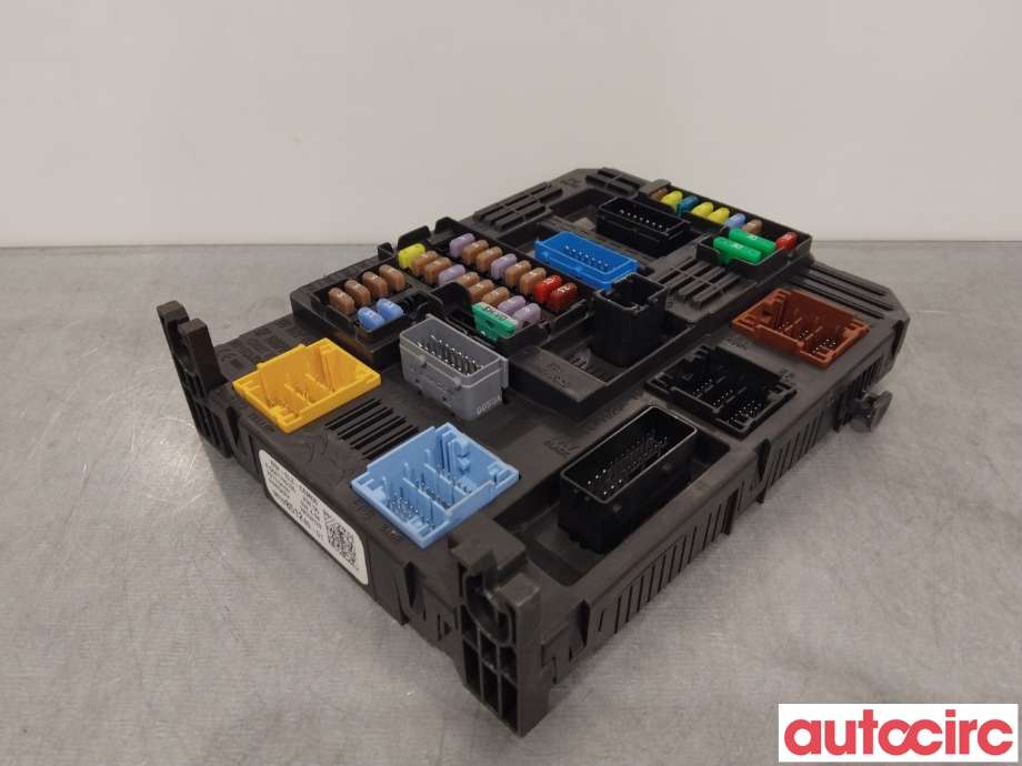 Sikringsboks til Peugeot Expert 2016-->> (Type III)  (PEUGEOT|1617016180|9819851280)