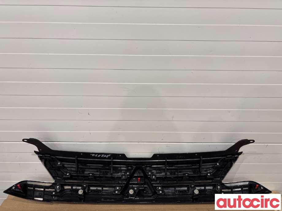 Grill til Mitsubishi Outlander 2015-->> (Type III, Fase 2)  (MITSUBISHI|7450B299|)
