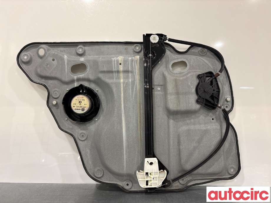 Ruteheis høyre bak til VW Touran 2010-2015 (Type I, Fase 3)  (VOLKSWAGEN|1T0839462P|1T0839730Q)