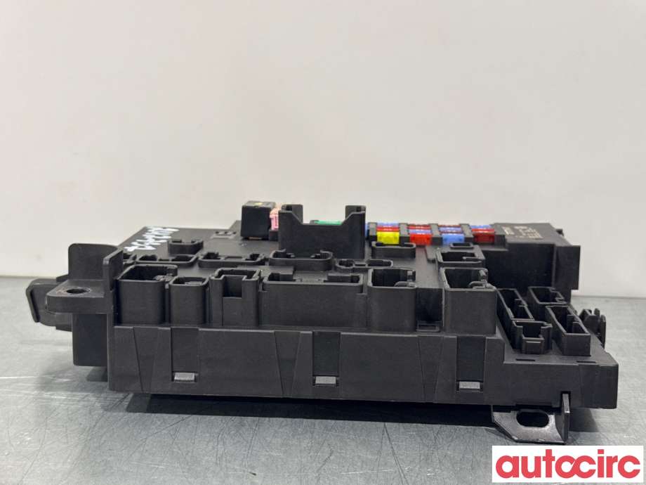 Sikringsboks til Mitsubishi Outlander 2015-->> (Type III, Fase 2)  (MITSUBISHI|8637C610||8637B687)