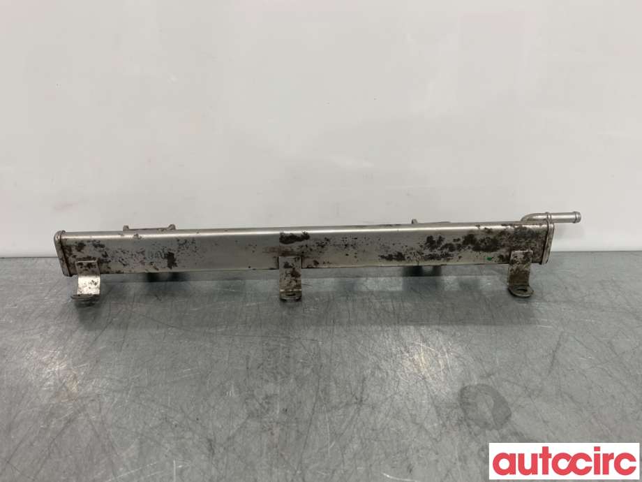 Dyseskinne (fuelrail) til Suzuki Swift 2005-2010  (SUZUKI|1573086G00|)