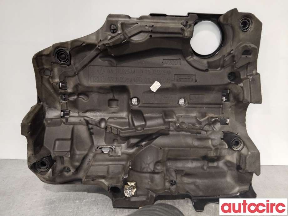 Motordeksel over motor til VW Passat 2005-2010 (B6) (B6) (VOLKSWAGEN|03L103925AM|)