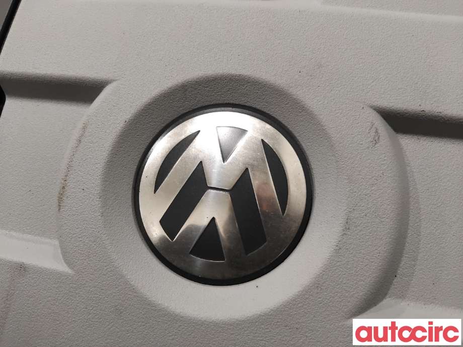 Motordeksel over motor til VW Passat 2005-2010 (B6) (B6) (VOLKSWAGEN|03L103925AM|)