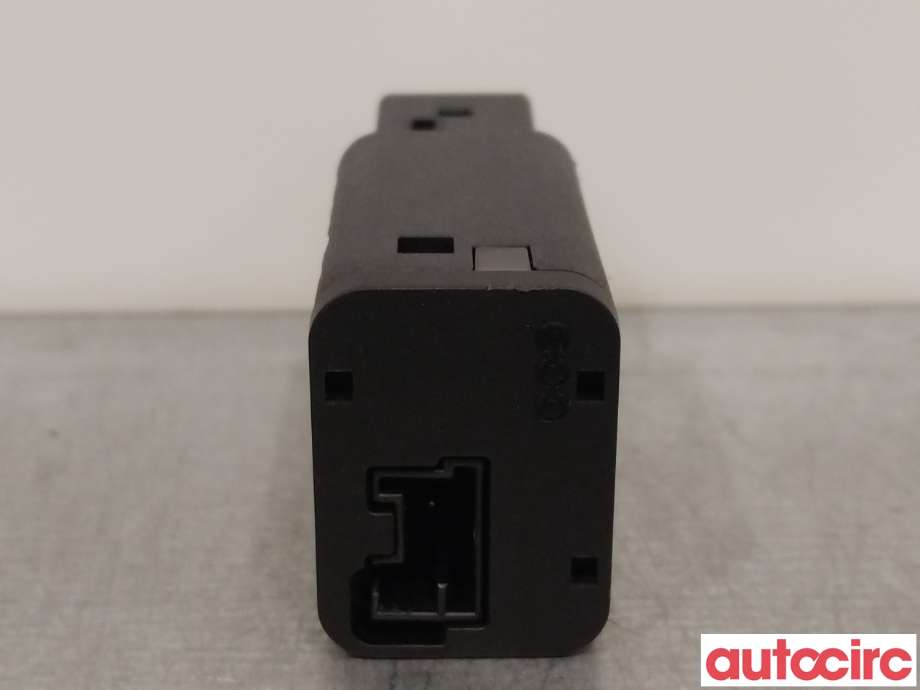 Diverse deler til Peugeot e-3008 2023-->> (PEUGEOT|9831350680)