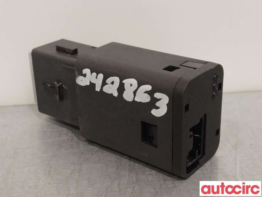 Diverse deler til Peugeot e-3008 2023-->> (PEUGEOT|9831350680)