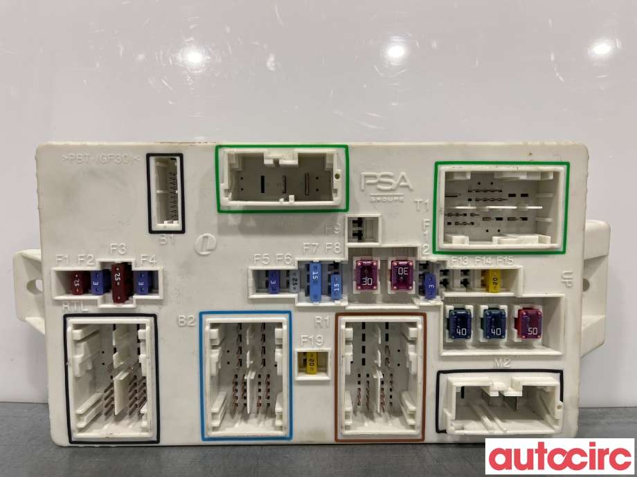 Sikringsboks til Peugeot e-3008, 2023-->>  (PEUGEOT|9864462080)