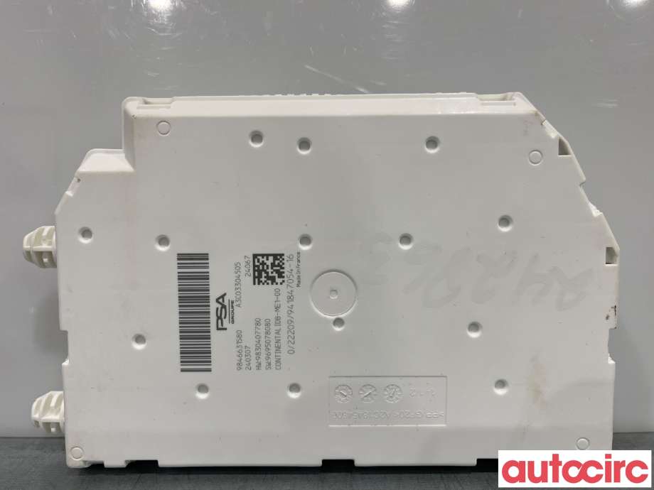 Sikringsboks til Peugeot e-3008 2023-->>  (PEUGEOT|9846631580)