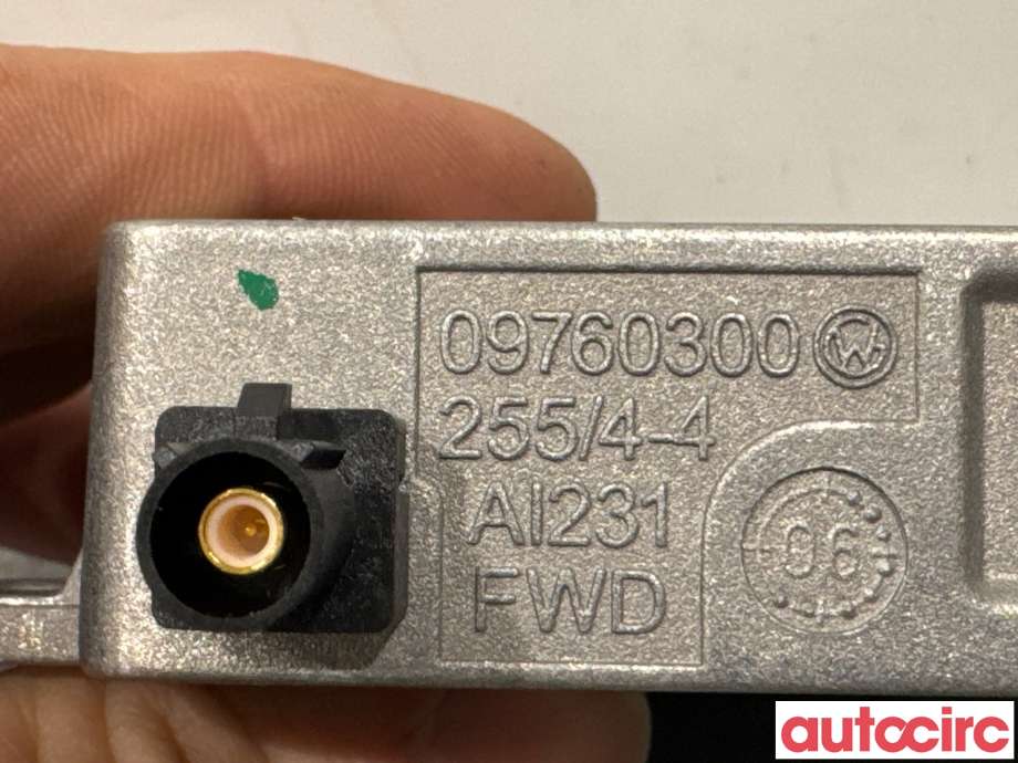 Antenne forsterker til Mercedes CLS 2004-2010 (C219) (C219) (MERCEDES|A2118200885||2118200885)