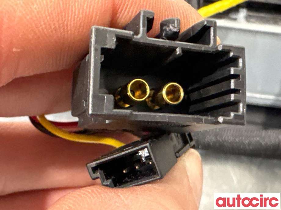 Bilstereo CD-veksler til Mercedes CLS 2004-2010 (C219) (C219) (MERCEDES|A2118705390||A2116800552)