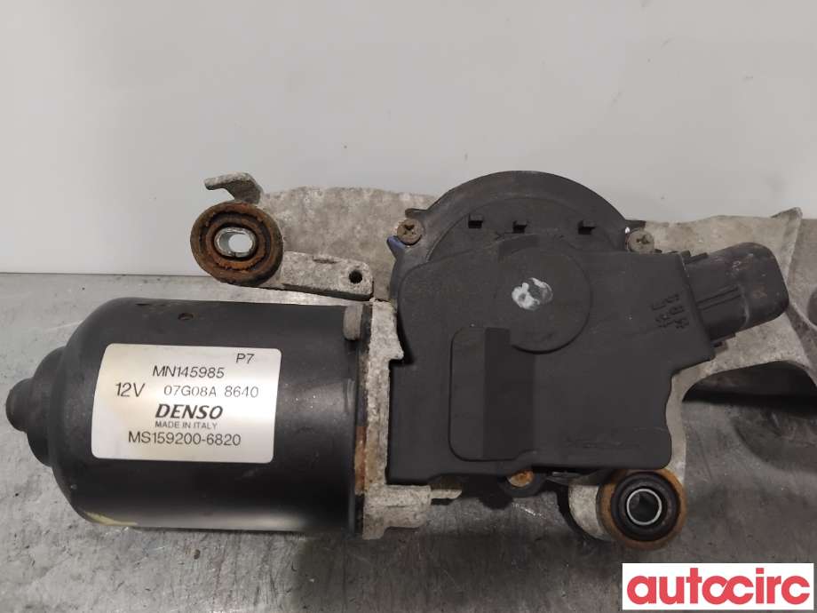 Viskermotor frontrute til Mitsubishi Colt 2004-2008 (Type VII, Fase 1)  (MITSUBISHI|MR957385|MS159200-6820|MN145985)