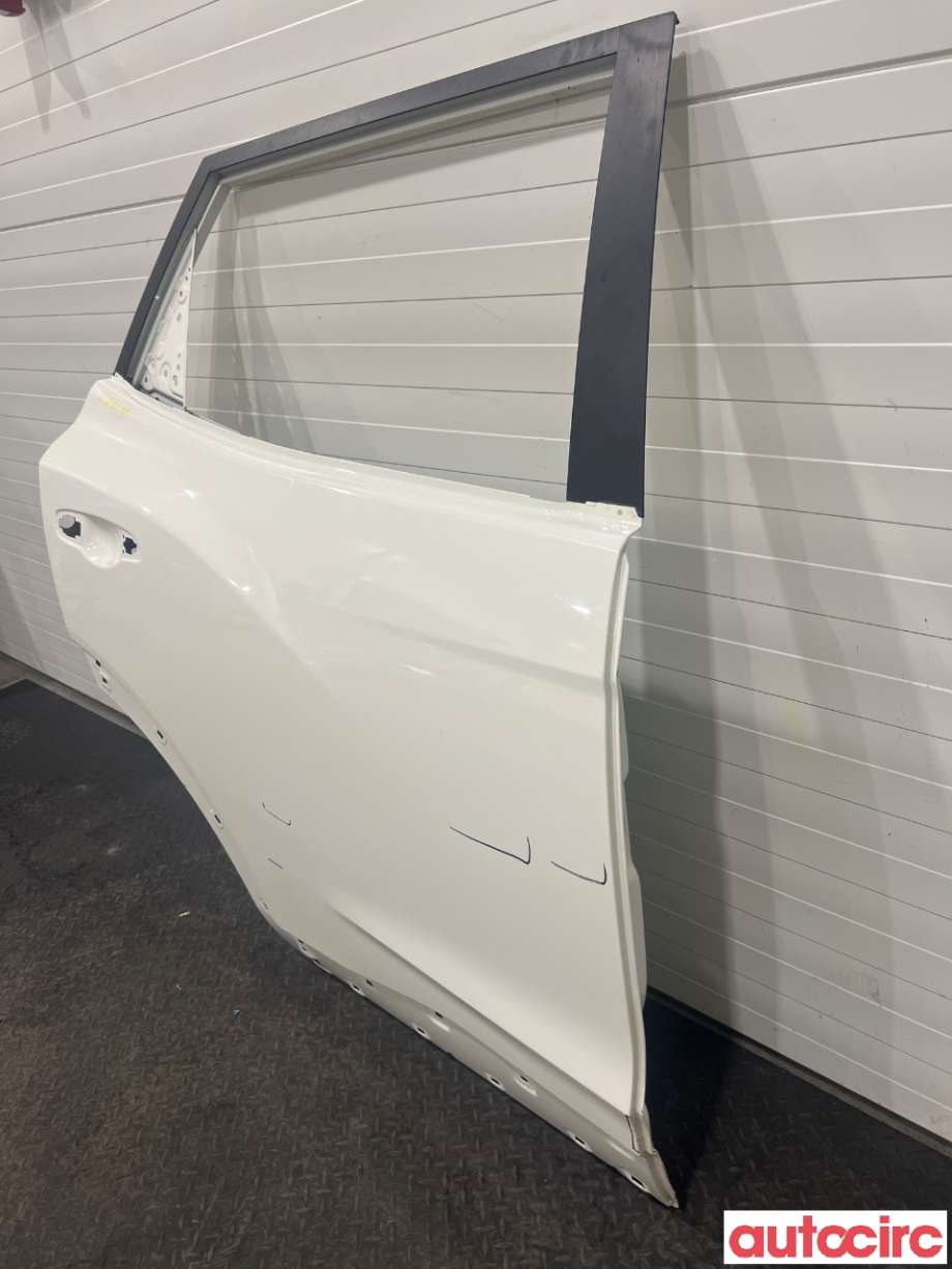 Dør høyre bak til SsangYong Korando 2019-->> (Type IV) (SSANGYONG|6302137000)
