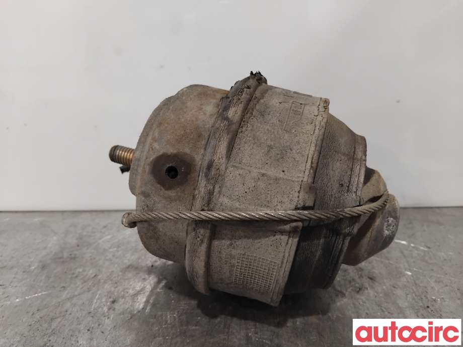 Motorfeste til Volvo XC70 2001-2004 (Type I, Fase 1)  (VOLVO|30680751||8624754)
