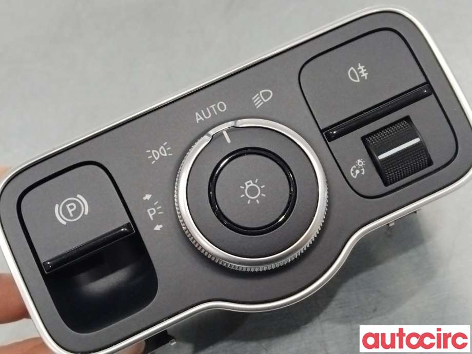 Bryter lys til Mercedes EQB 2022-->>  (MERCEDES|A2479052902)