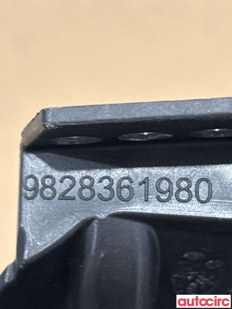 Diverse deler til Peugeot 208 2019-->> (Type II) (PEUGEOT|9828361980|)