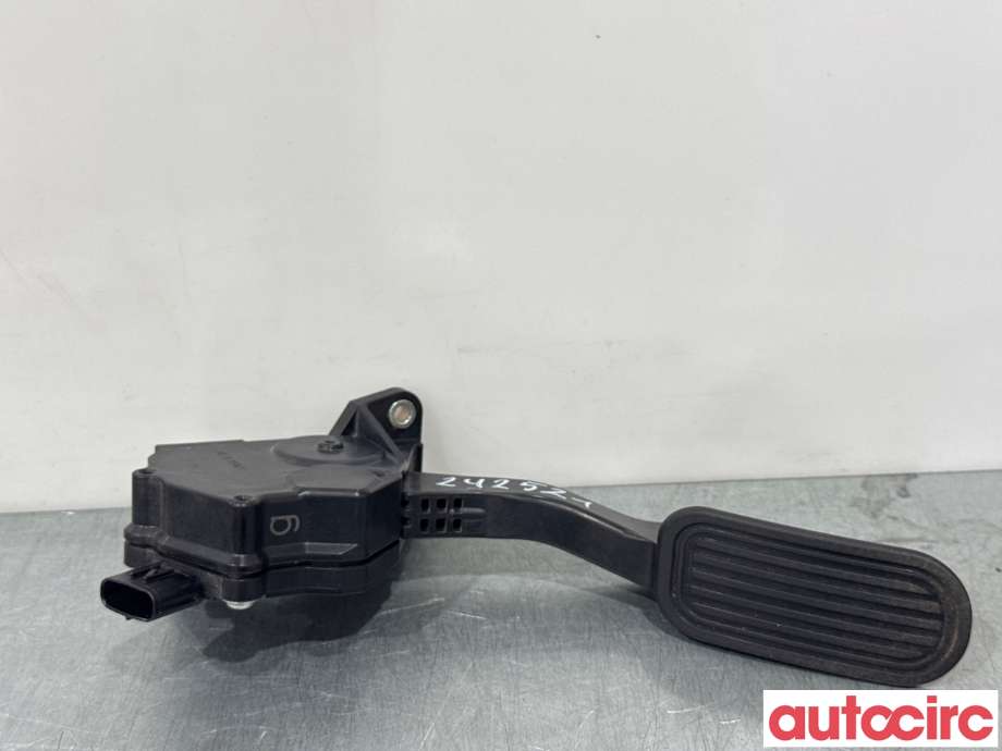 Pedal gass til Toyota Land Cruiser 150 2010-2013 (Fase 1)  (TOYOTA|7811060030|198800-7420|7811060180)