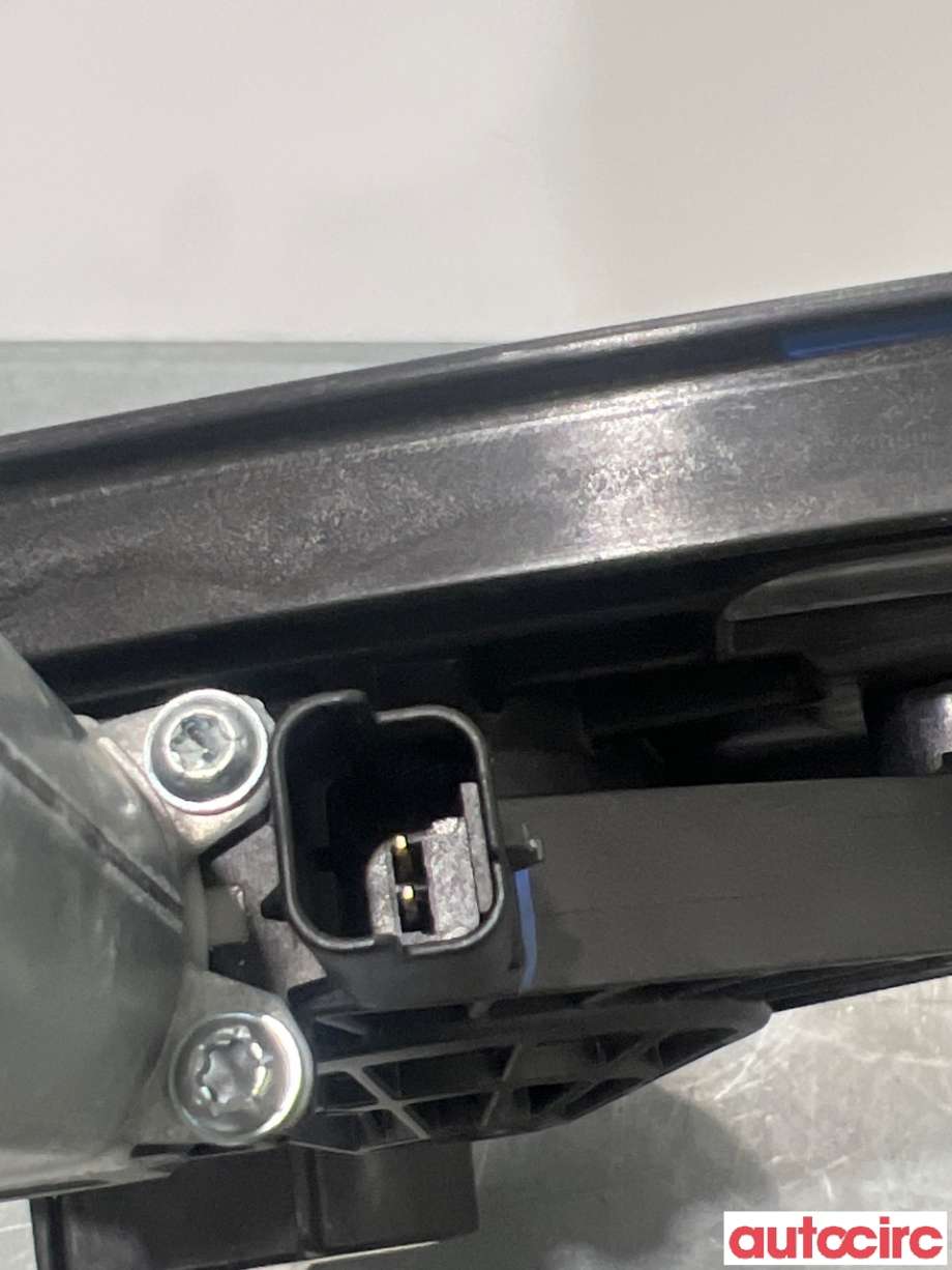 Ruteheis høyre til Peugeot e-3008 2023-->>  (PEUGEOT|9839958380)