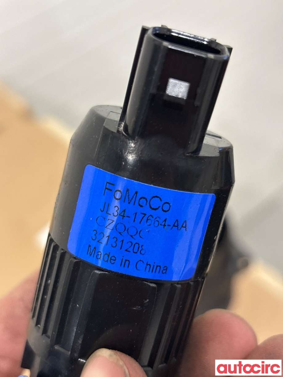 Spylerpumpe foran til Ford Transit Connect 2018-->> Type II, Fase 2 (FORD|5504899|JL34-17664-AA)