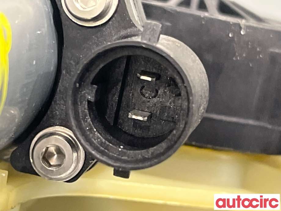 Ruteheis høyre foran til Renault Kangoo 2008-2021 (Type II)  (RENAULT|807207012R|)