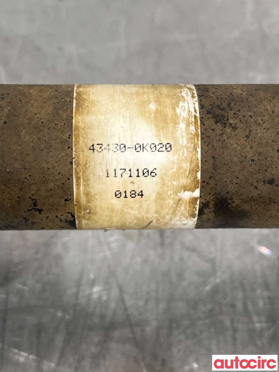 Drivaksel høyre foran til Toyota Hilux 2006-2011  (TOYOTA|434300K020|)