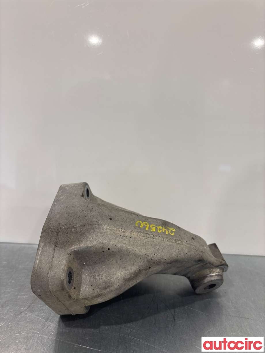 Motorfeste til Mercedes CLS 2004-2010 (C219) (C219) (MERCEDES|A6422230004)