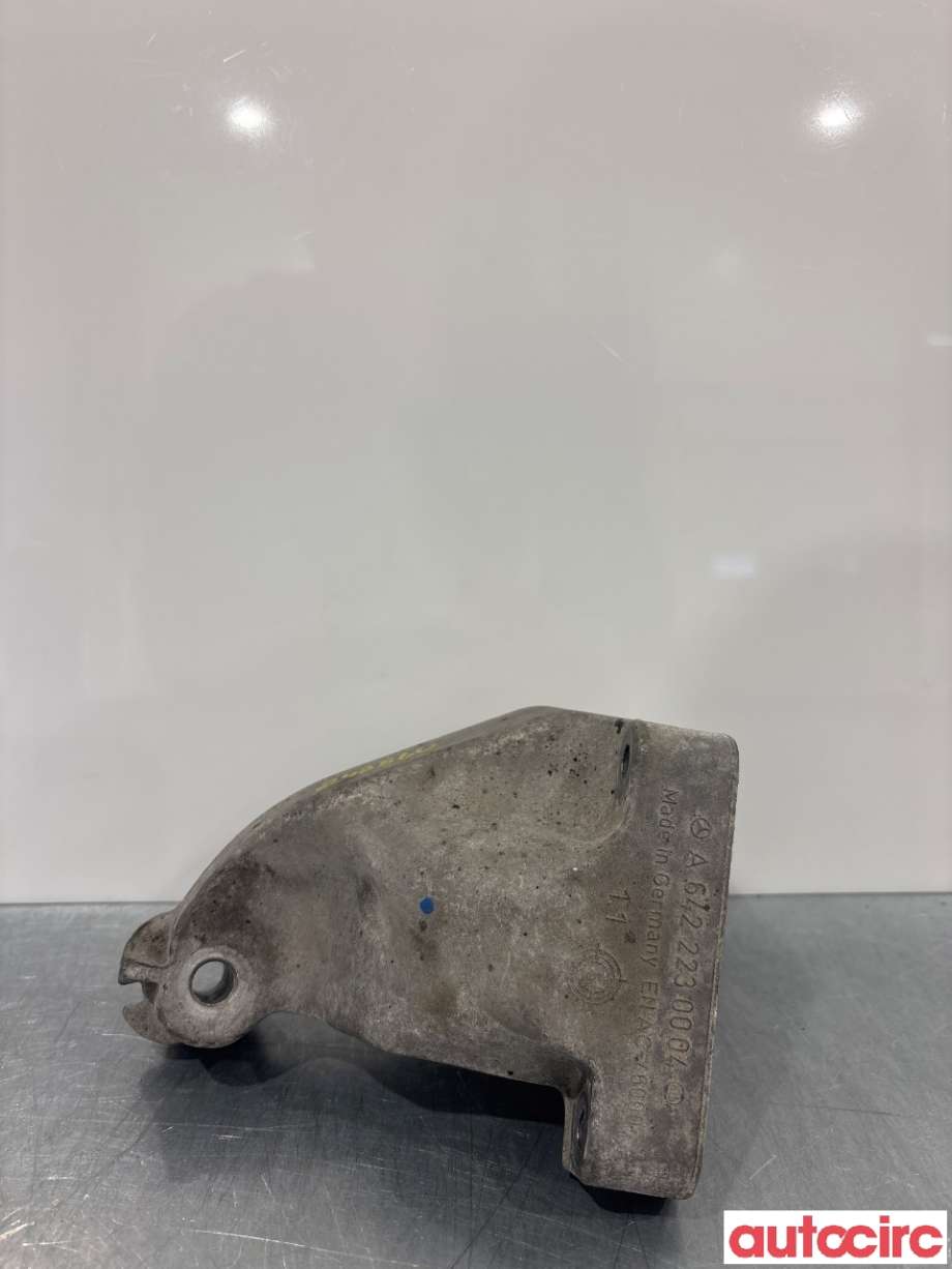 Motorfeste til Mercedes CLS 2004-2010 (C219) (C219) (MERCEDES|A6422230004)