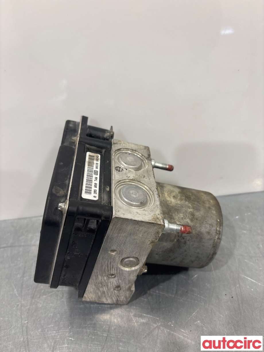 ABS sentral til Toyota Avensis 2009-2015 (Type III, Fase 1)  (TOYOTA|4405005131|)