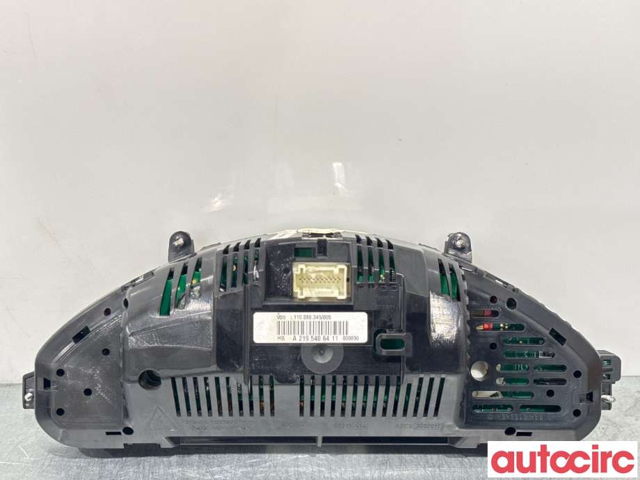 Instrumentpanel til Mercedes CLS 2004-2010 (C219) (C219) (MERCEDES|A2195405711||A2195406411)