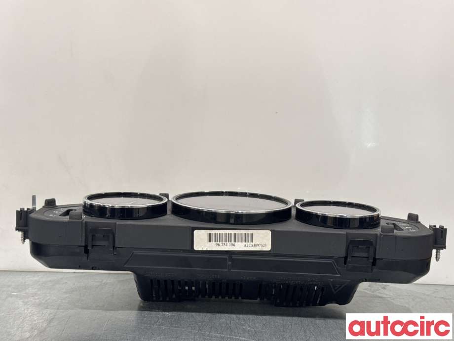 Instrumentpanel til Mercedes CLS 2004-2010 (C219) (C219) (MERCEDES|A2195405711||A2195406411)