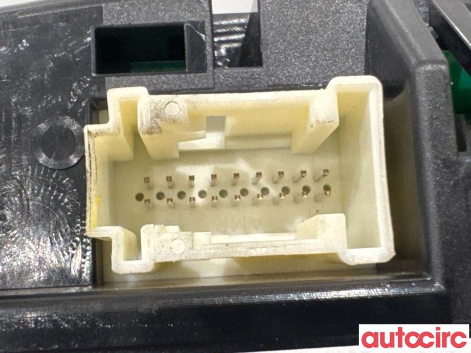 Instrumentpanel til Mercedes CLS 2004-2010 (C219) (C219) (MERCEDES|A2195405711||A2195406411)