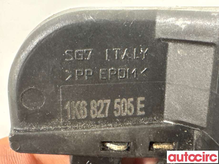 Baklukelås til VW Passat 2011-2015 (B7) (B7) (VOLKSWAGEN|1K6827505E||1K6827505F)