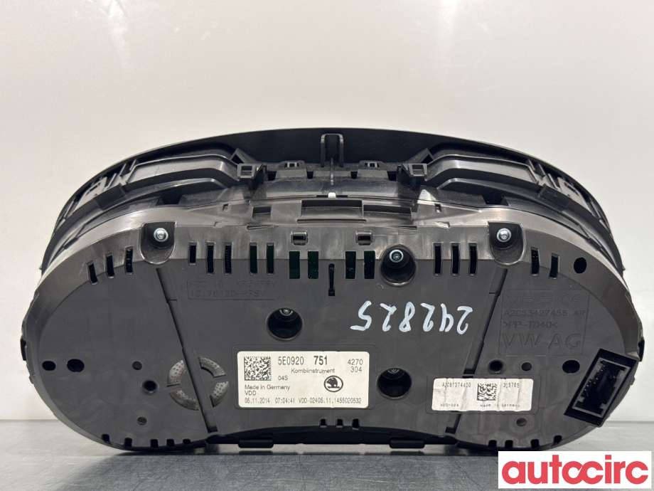Instrumentpanel til Škoda Octavia 2013-2016 (Type III, Fase 1)  (SKODA|5E0920751|A2C87374400)