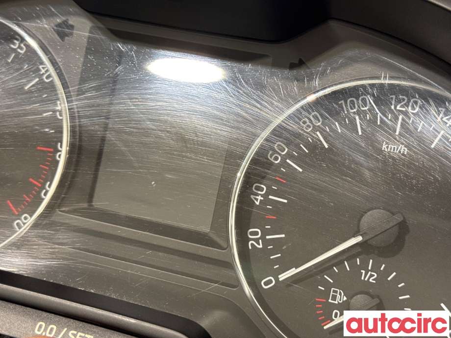 Instrumentpanel til Škoda Octavia 2013-2016 (Type III, Fase 1)  (SKODA|5E0920751|A2C87374400)