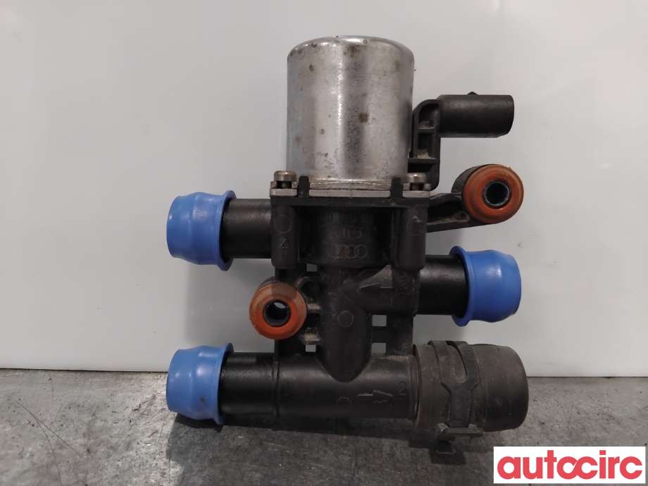 Diverse deler til Audi A4 2007-2014 (Type IV) (B8) (B8) (AUDI|8E0820036|)
