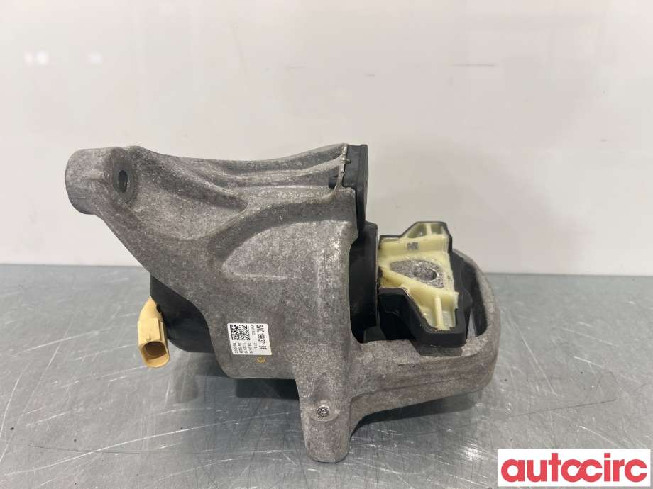 Motorfeste til Audi A4 2015-2019 (Type V, Fase 1) (B9) (B9) (AUDI|8W0199371BF)