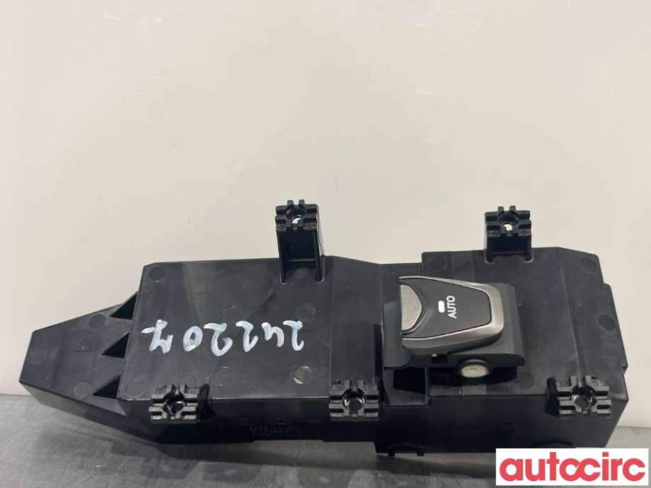 Bryter ruteheis til Hyundai Santa Fe 2012-2020 (Type III) (HYUNDAI|935752W520)
