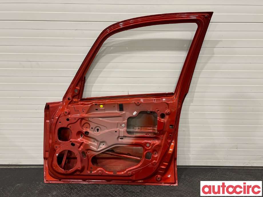 Dør høyre foran til Suzuki SX4 2006-2009 (Type I, Fase 1)  (SUZUKI|6800179J00|68001-79J00)