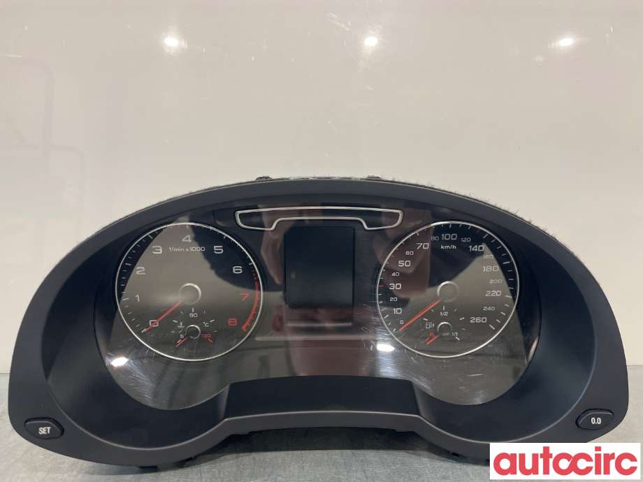 Instrumentpanel til Audi Q3, 2011-2014 (Type I, Fase 1)  (AUDI|8U0920930B)