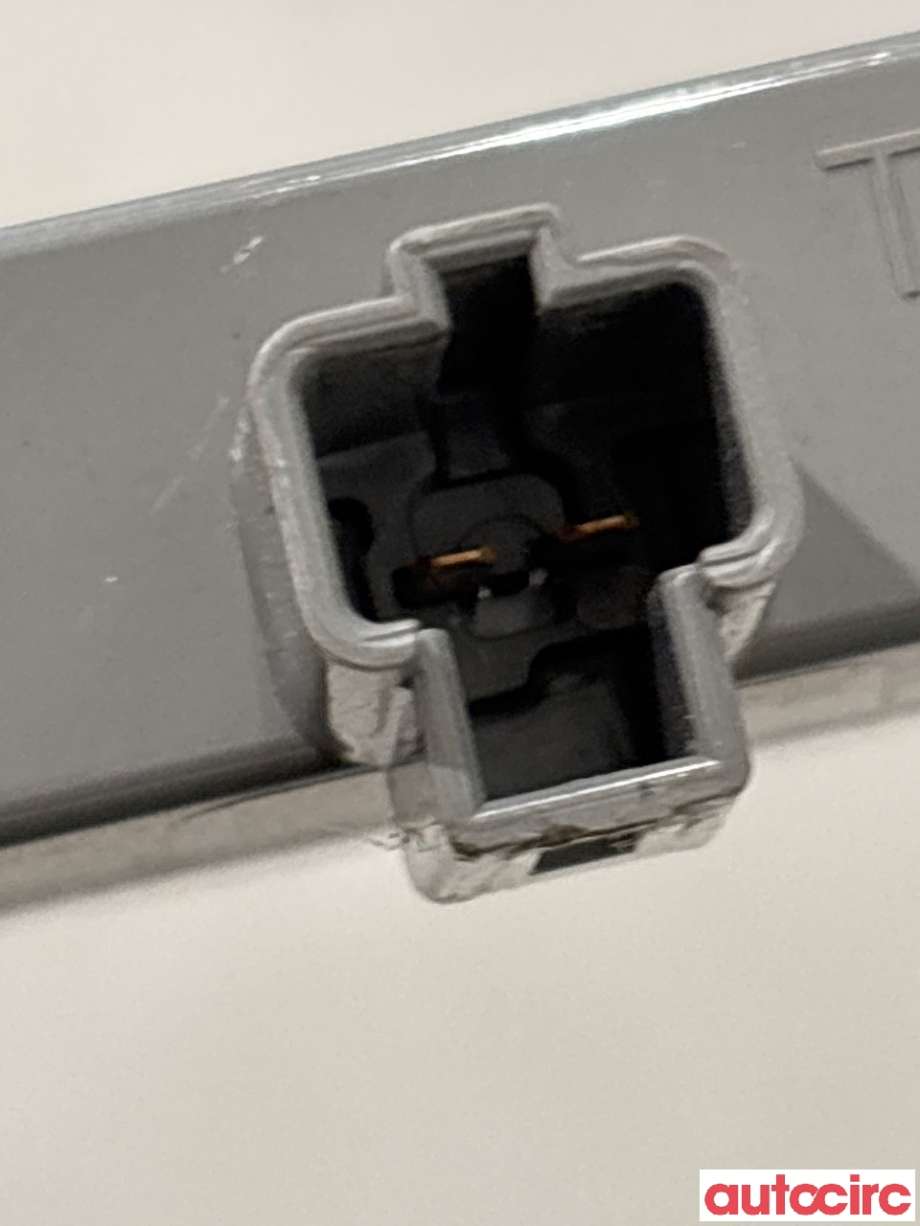 Baklykt bremselys bakrute til Toyota Auris 2013-2015 (Type II, Fase 1)  (TOYOTA|8157005100)